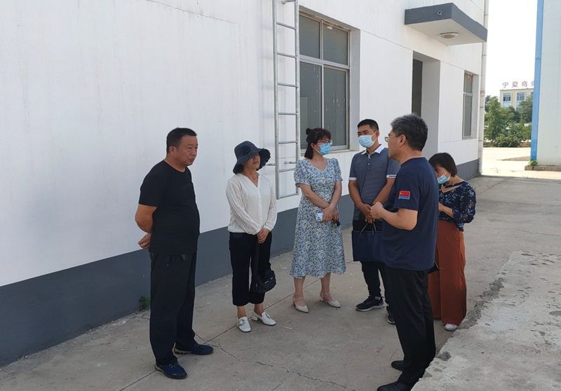 石嘴山市科技局副局長李艷敏一行蒞臨寧夏興康恒潤農(nóng)業(yè)科技發(fā)展有限公司調(diào)研指導